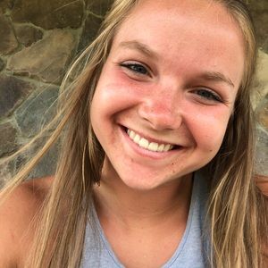 Meet your Posher, Abby